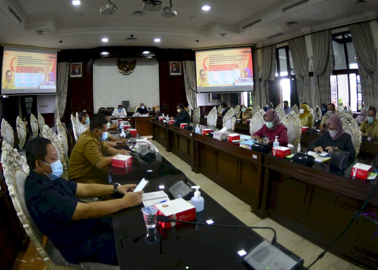 Rakor PPKM di ruang sidang Wali Kota Surabaya/RMOLJatim