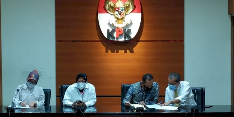 Menteri Sosial RI, Tri Rismaharini saat konferensi pers bersama pimpinan KPK/RMOL