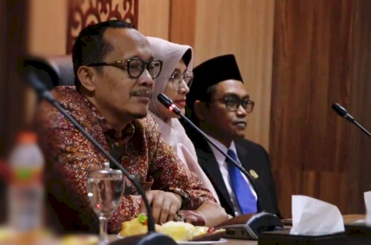 Hasan Aminuddin saat bersama Bupati Tantri dan Ketua Dewan saat acara beberapa waktu lalu/RMOLJatim