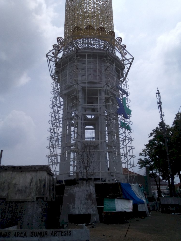  Tower yang direvitalisasi hingga kini pengerjaannya belum berlanjut /RMOLJatim 