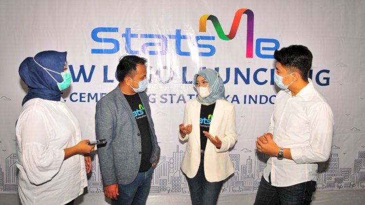 (Kiri) Manager Operasional, Aulia Dwi Rahayu, Komisaris Mahenda Abdillah Kamil, Direktur CSI Lussy Agustin dan Manager mARKETING Hafiz Aji/Dok Hms