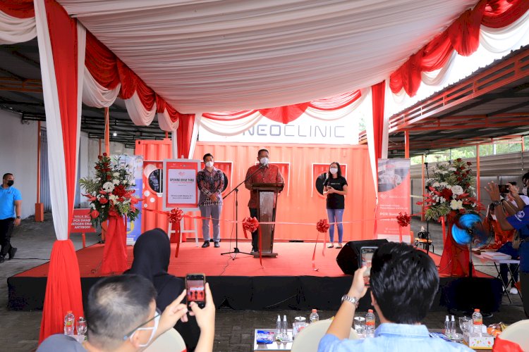Plt Wali Kota Surabaya Whisnu Sakti Buana menghadiri pembukaan layanan drive thru swab PCR/Antigen/antibodi di Kota kami komplek Jalan Mayjen Sungkono nomor 153, Surabaya/ist