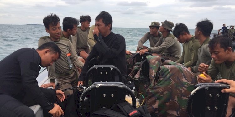 Tim penyelam pencarian memori CVR dan puing pesawat Sriwijaya Air SJ-182 kesulitan karena banyak lumpur di dasar laut/RMOL
