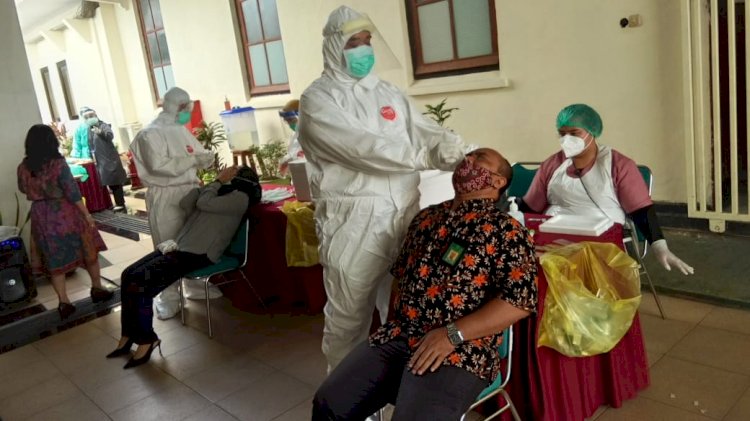 Suasana tes PCR Swab Massal di Pengadilan Negeri Surabaya/Ist