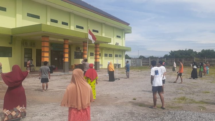 Kegiatan aktivitas para pasien positif covid-19 di gedung isolasi RSUD Dolopo kabupaten Madiun / ist.