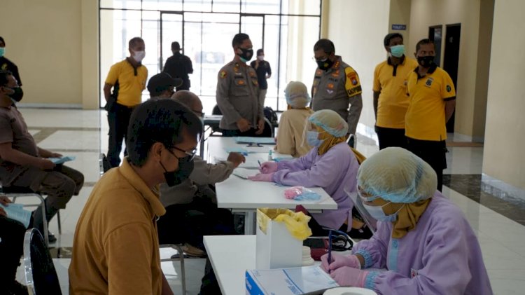  Screening donor darah plasma convalesen kepada 57 anggota Polresta Sidoarjo dan polsek jajaran/RMOLJatim