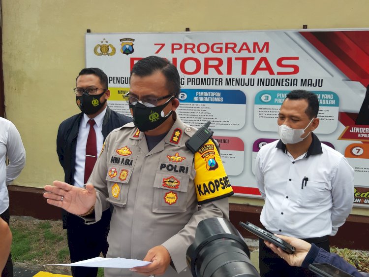 Kapolres Madiun kota AKBP Dewa Putu Eka Darmawan saat pers rilis terkait artis Tik Tok Viens Boys 