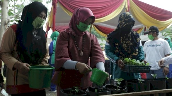 Tim PKK saat di Kampung Anggur / net