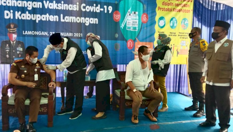 Proses vaksinasi di Lamongan / RMOLJatim