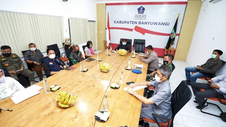  Sekda Banyuwangi, Mujiono memimpin rapat bersama jajaran Forkopimda/ist