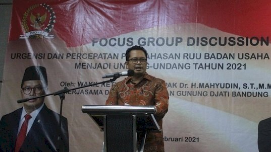 Wakil Ketua DPD RI Mahyuddin saat menggelar Focus Group Discussion (FGD) di Swissbel Hotel Dago Bandung, Jumat lalu (5/2)/Net