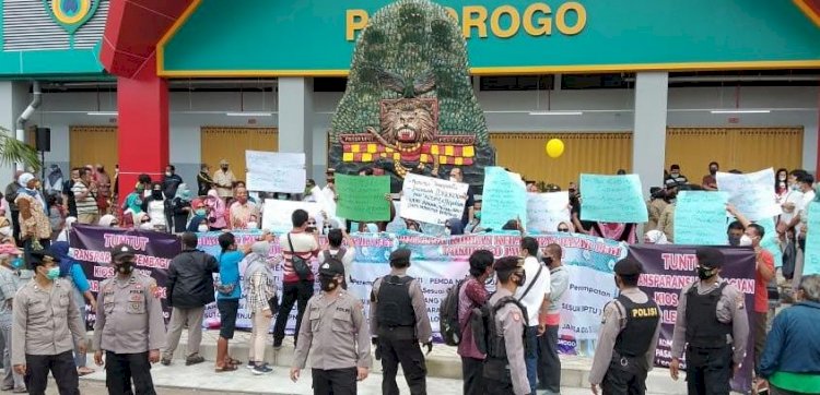 Demo pedagang di Pasar Legi Ponorogo/RMOLJatim