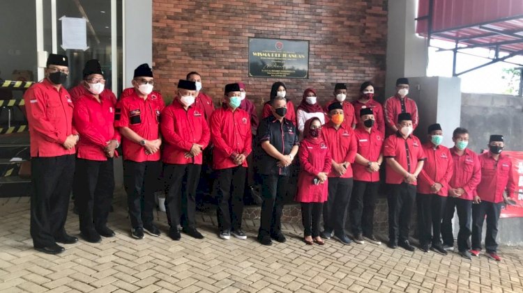 Para Kepala daerah terpilih dan wakilnya