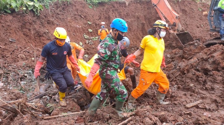 Foto pencarian korban / hms SAR Surabaya