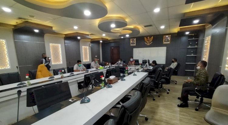 FORSAK saat menyampaikan tuntutan di kantor Kemenag RI/ist