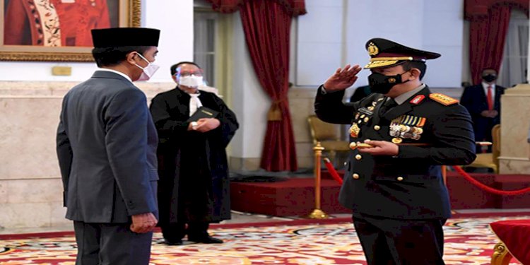 Listyo Sigit Prabowo saat dilantik oleh Presiden Joko Widodo di Istana Negara/Net