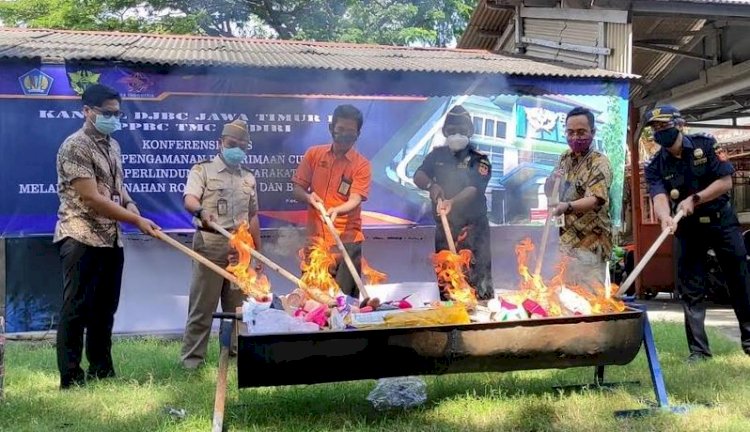 KPPBC Kediri musnahkan barang milik negara/RMOLJatim