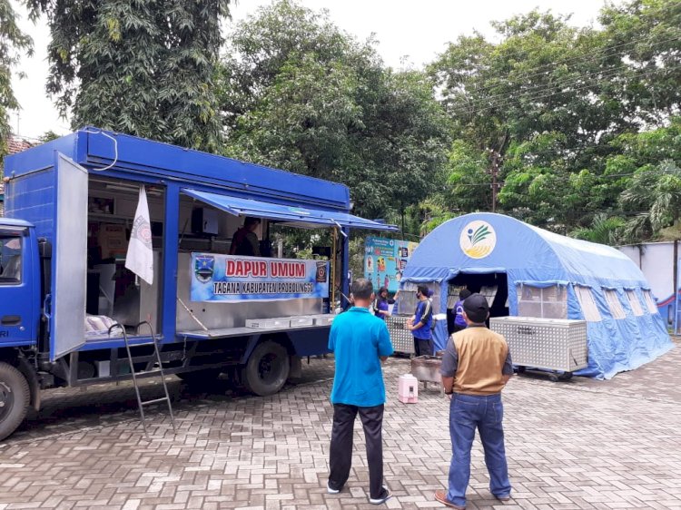 Dapur umum yang didirikan Dinsos/RMOLJatim