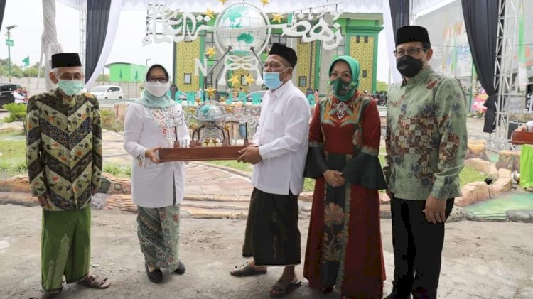 Peresmian lambang NU di Jombang