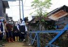 Gubernur Khofifah Datangi Korban Banjir Dringu