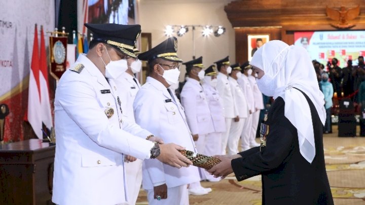 Pelantikan jabatan sebagai Walikota dan Wakil Walikota Surabaya