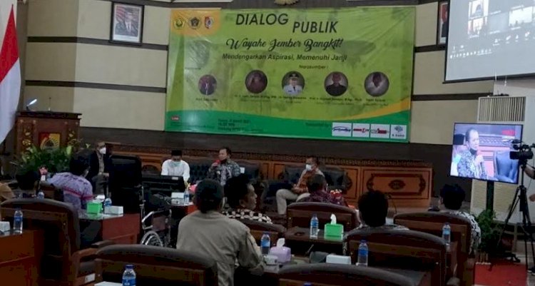 Dialog publik bertema “Wayahe Jember Bangkit” di Gedung DPRD Jember, Kamis (4/3)/Ist