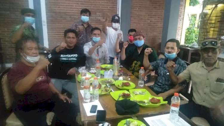 Diskusi antara Pengurus DKC Garda Bangsa bersama perwakilan DPAC PKB di Banyuwangi/ist