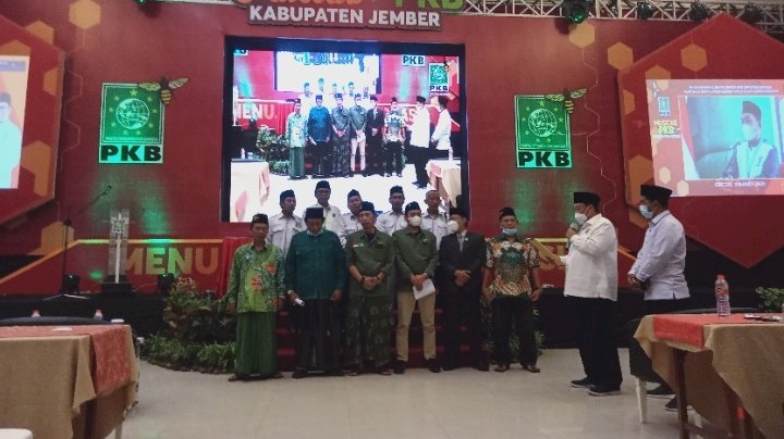 Pengukuhan Ayub Junaidi 