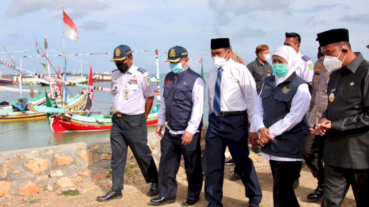 Gubernur Khofifah Tinjau Pelabuhan Dungkek/Ist