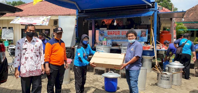 Habib Mahdi Beserta Tim Tagana Saat Sumbangkan Bahan Pokok Untuk Korban Banjir