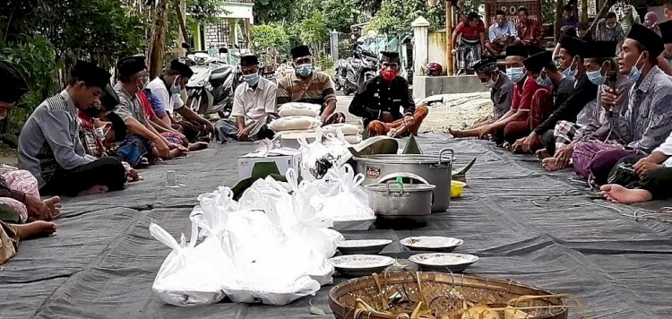 Warga Tuban gelar ritual sakral tolak pagebluk Covid-19/RMOLJatim