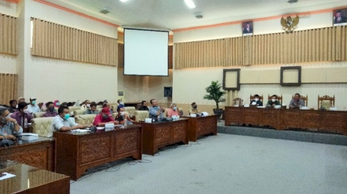 Hearing Komisi 1 DPRD bersama SKPD terkait dan LSM serta perwakilan THL yang dipecat/RMOLJatim