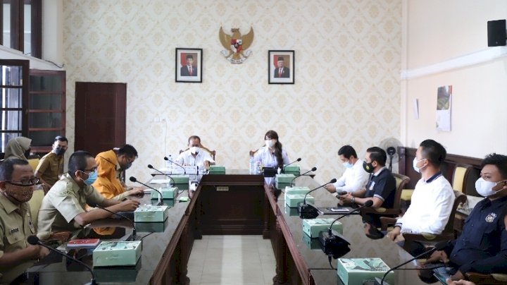 Teks foto: Armuji saat audiensi dengan Ormas SPI Kota Surabaya/RMOLJatim