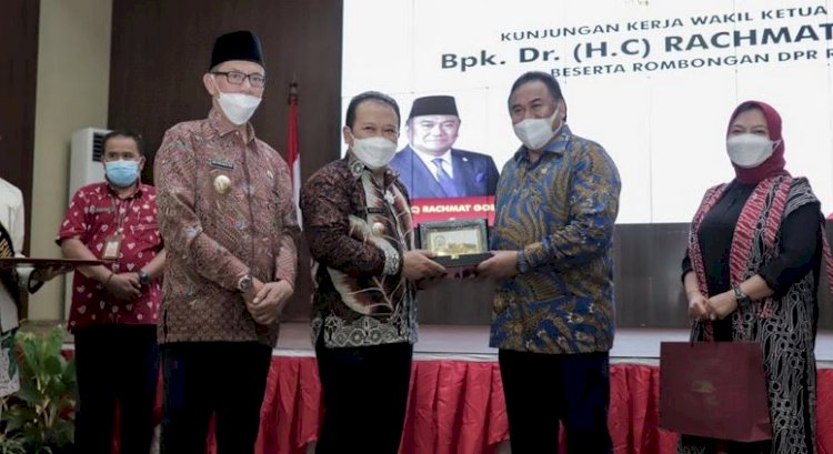 Bupati Jember Hendy Siswanto dan Wakil Ketua DPR RI, Rachmat Gobel/Ist