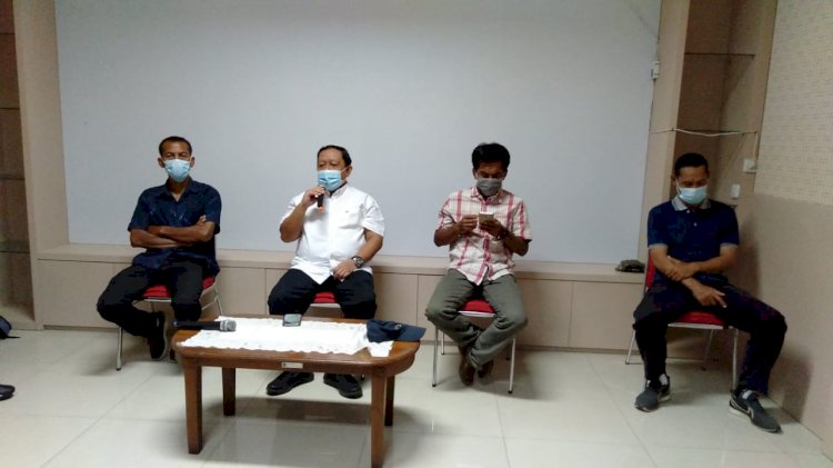 Kadispora Surabaya saat jumpa pers/RMOLJatim