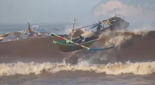 Kondisi ombak di Pantai Pancer, Jember/RMOLJatim