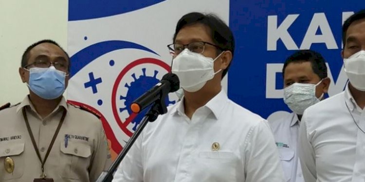 Menkes Budi Gunadi saat kunjungi Bandara Soetta/RMOLBanten