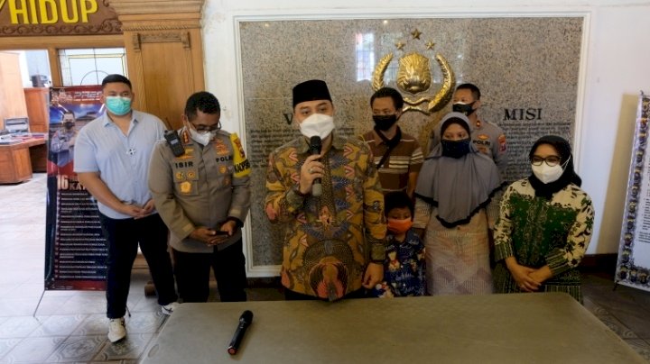 Eri Cahyadi saat jumpa pers di Polrestabes Surabaya usai Nesa Alana Karaisa atau Ara ditemukan/RMOLJatim