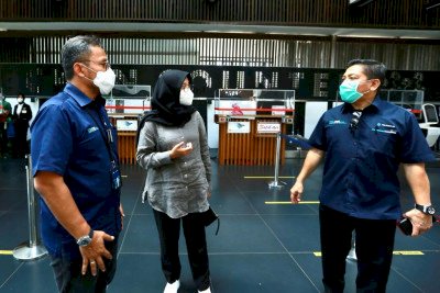 Bupati Banyuwangi Ipuk Fiestiandani saat bertemu dengan jajaran Pelindo III/DOK Hms