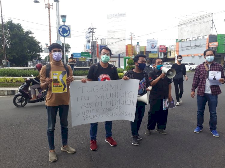 Aksi solidaritas kecam kekerasan terhadap wartawan Tempo/RMOLJatim