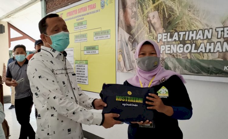 Pimpinan Komisi IV DPR RI, Hasan Aminuddin saat membuka pelatihan di Kecamatan Kraksaan/RMOL Jatim