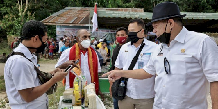 LaNyalla meminta pemerintah daerah untuk menggerakan petani untuk memproduksi berbagai jenis tanaman dan pangan yang cocok dan sesuai dengan wilayahnya.[R]