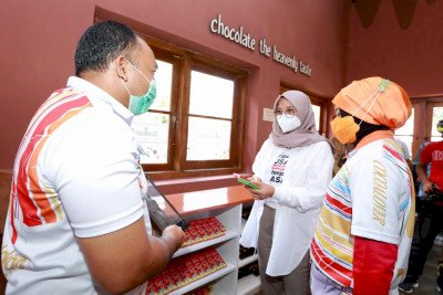 Bupati Banyuwangi Ipuk Fiestiandani saat di Doesoen Kakao/Dok Hms