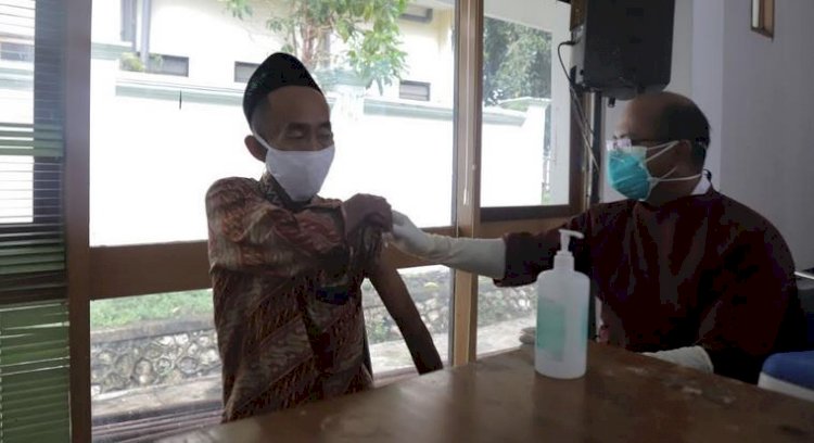 Vaksinasi para Lansia di Gedung Korpri, Tuban/RMOLJatim