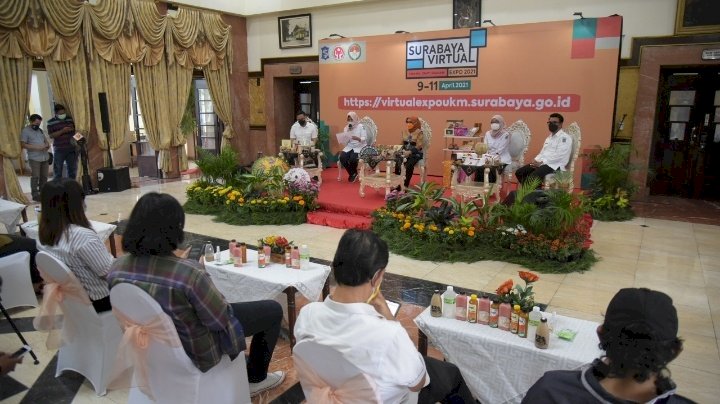 Jumpa pers pameran virtual bertajuk ‘Surabaya Fashion Craft and Culinary Expo 2021’ di lobby lantai 2 Balai Kota Surabaya/RMOLJatim