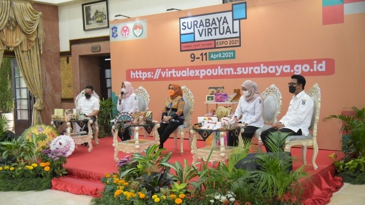 Jumpa pers pameran virtual bertajuk ‘Surabaya Fashion Craft and Culinary Expo 2021’ di lobby lantai 2 Balai Kota Surabaya/RMOLJatim