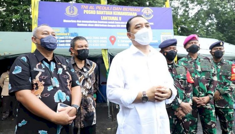 Eri Cahyadi bersama Danlantamal V beserta jajarannya mengunjungi Posko Bantuan Kemanusiaan yang didirikan Lantamal V/RMOLJatim