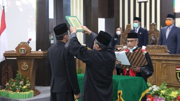 Sidang paripurna pelantikan Ketua DPRD Ngawi