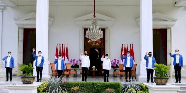 Presiden Joko Widodo bersama Wakil Presiden Maruf Amin saat mengumumkan enam menteri baru saat mereshuffle bulan Desember 2020/Net