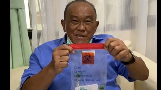 Aburizal Bakrie memamerkan vaksin Nusantara/Rep
